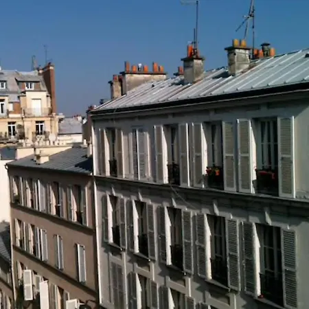 Sunny Flat Near Eiffel Tower Paris