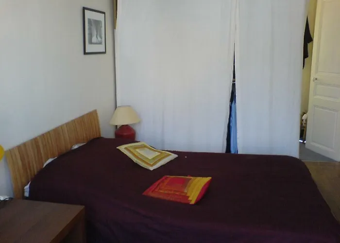 Sunny Flat Near Eiffel Tower *